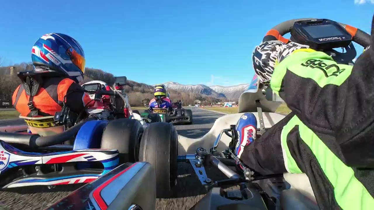 Хорошие получились обгоны в Сочи на картодроме Пластунка. Rotax Mini.