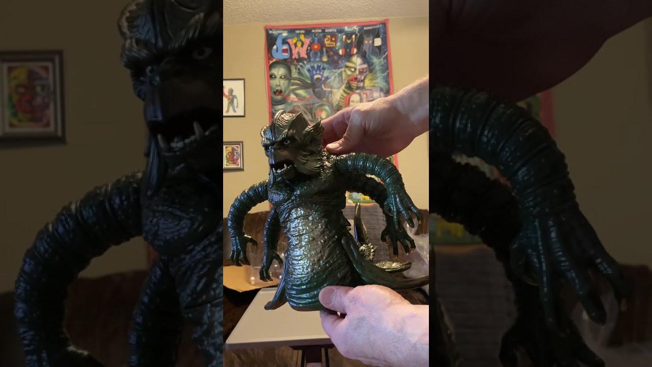 Join me as I Crack open the Kraken from Clash of the Titans. ( Ray Harryhausen,  Sofubi Vinyl Kaiju