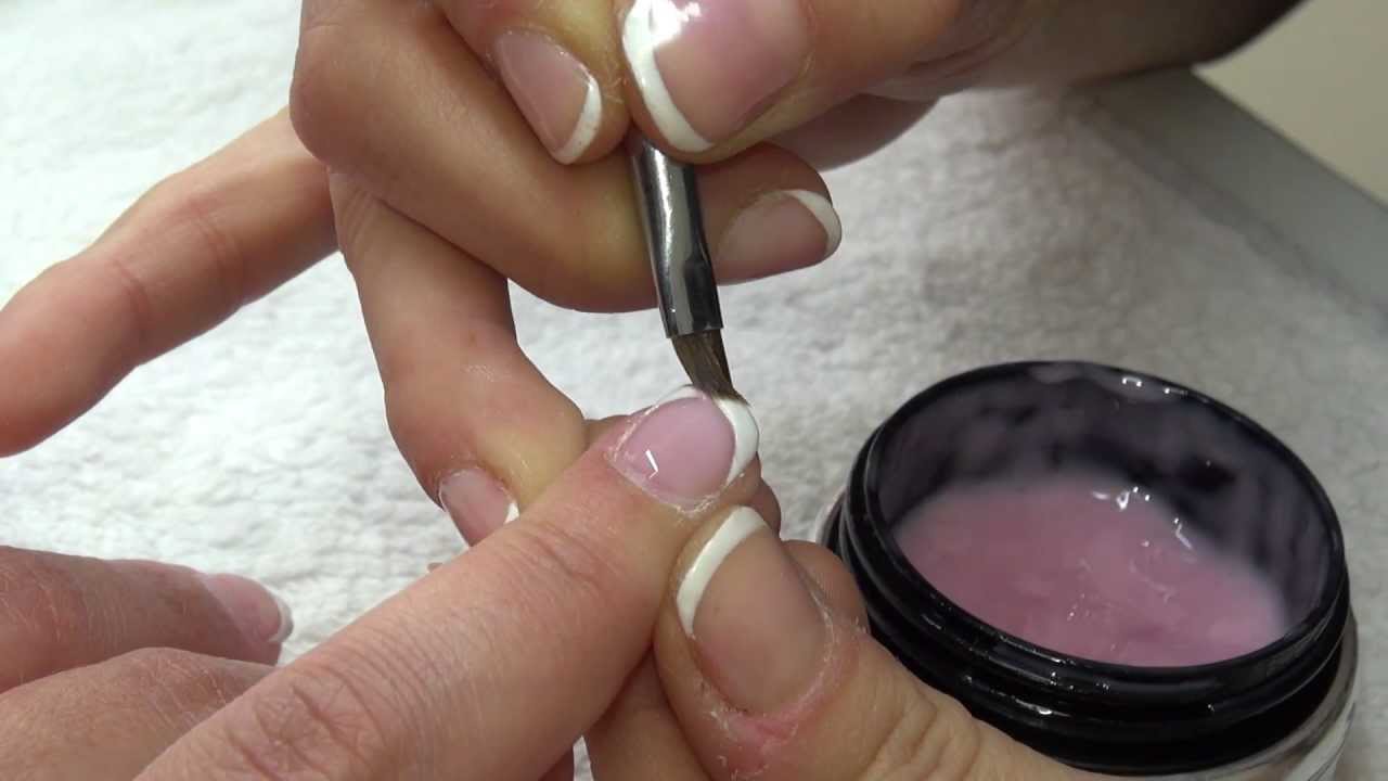 Alargamiento de uñas con gel