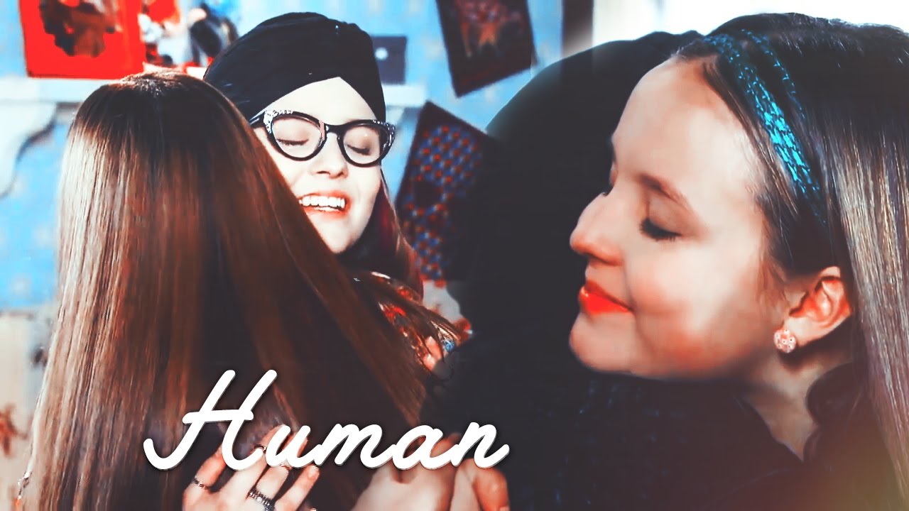 Manuela & Isabela // Human