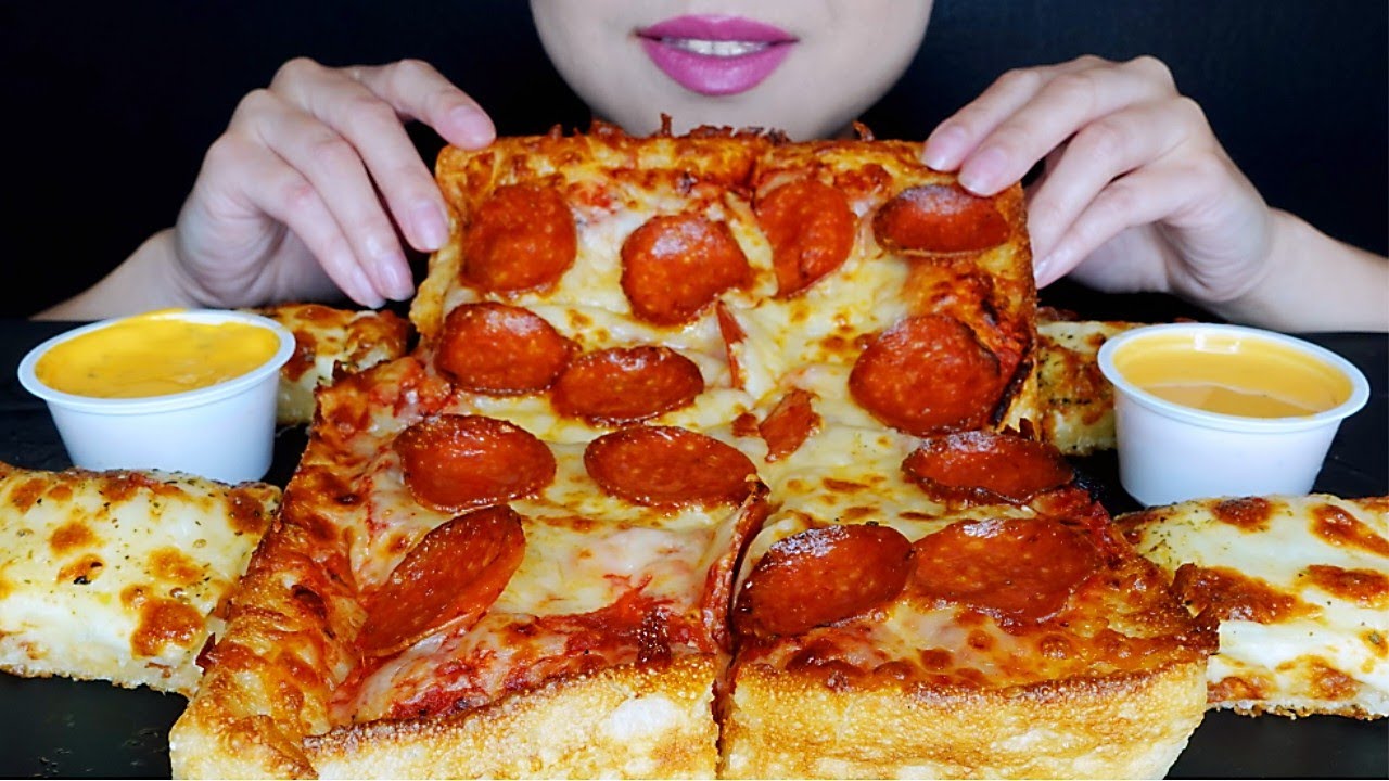 LITTLE CAESARS DEEP DISH PEPPERONI PIZZA EATING | D-LICIOUS ASMR