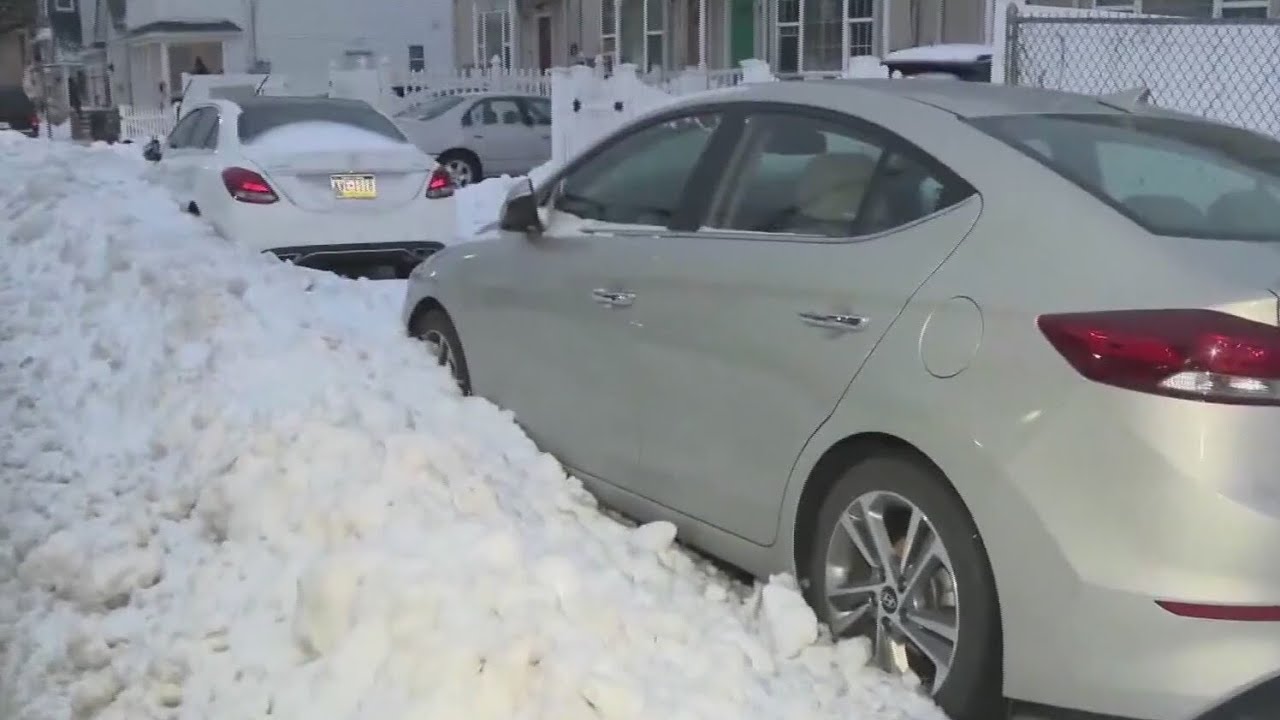 Alternate side parking back in effect Thursday: Snow cleanup continues