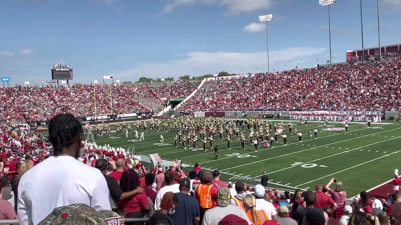 UAPB & the Arkansas Razorbacks marching bands half time show