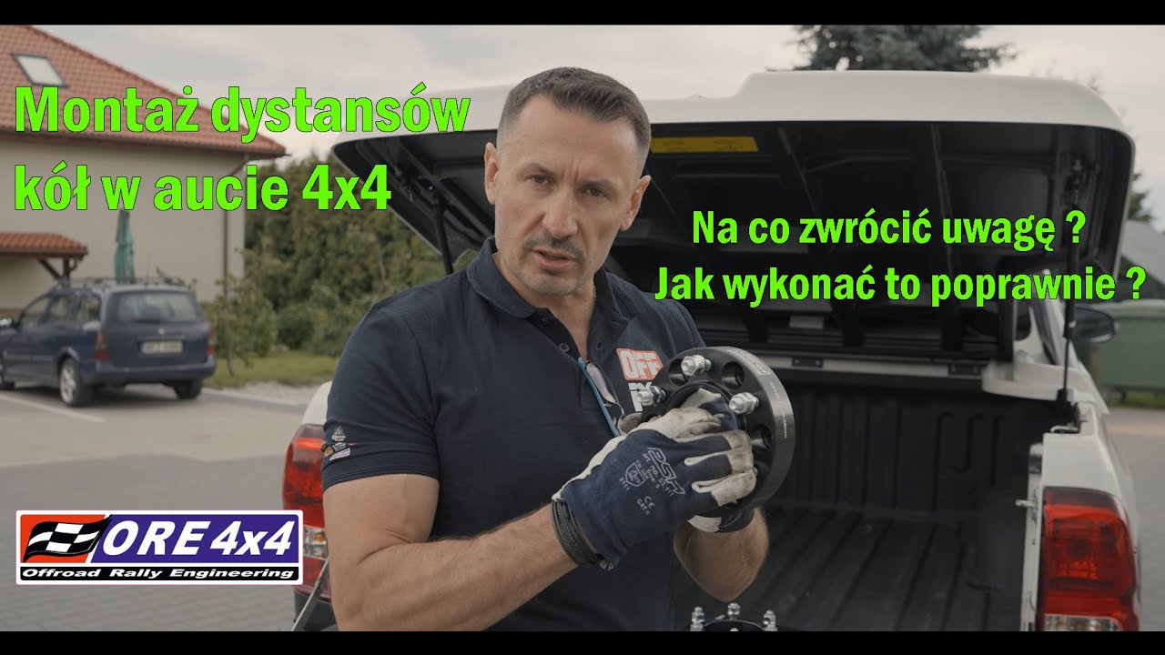 Montaż dystansów kół w samochodzie 4x4.