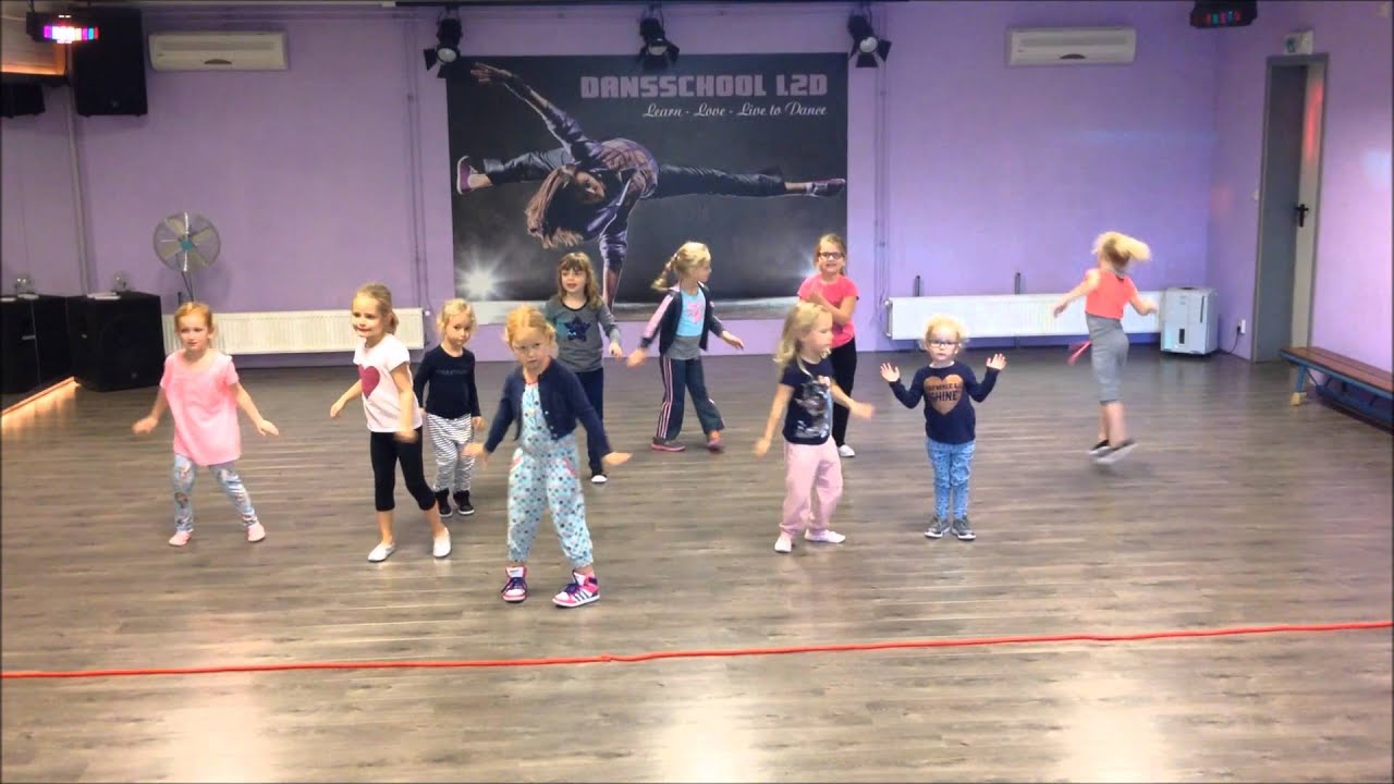 Dansgroep 1 danst 