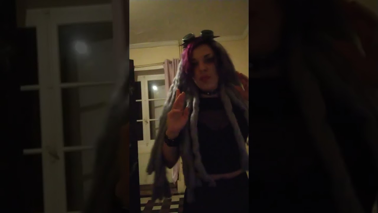 ZOMBIE GIRL - CREEPY CRAWLER - FULL LYRICS COVER