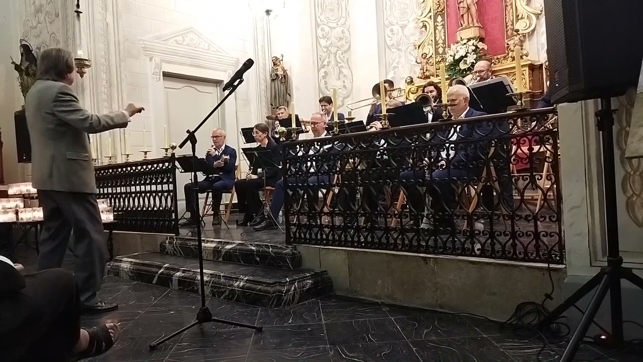 Ocells retrobats (sardana del mestre Jordi Leon i Royo).