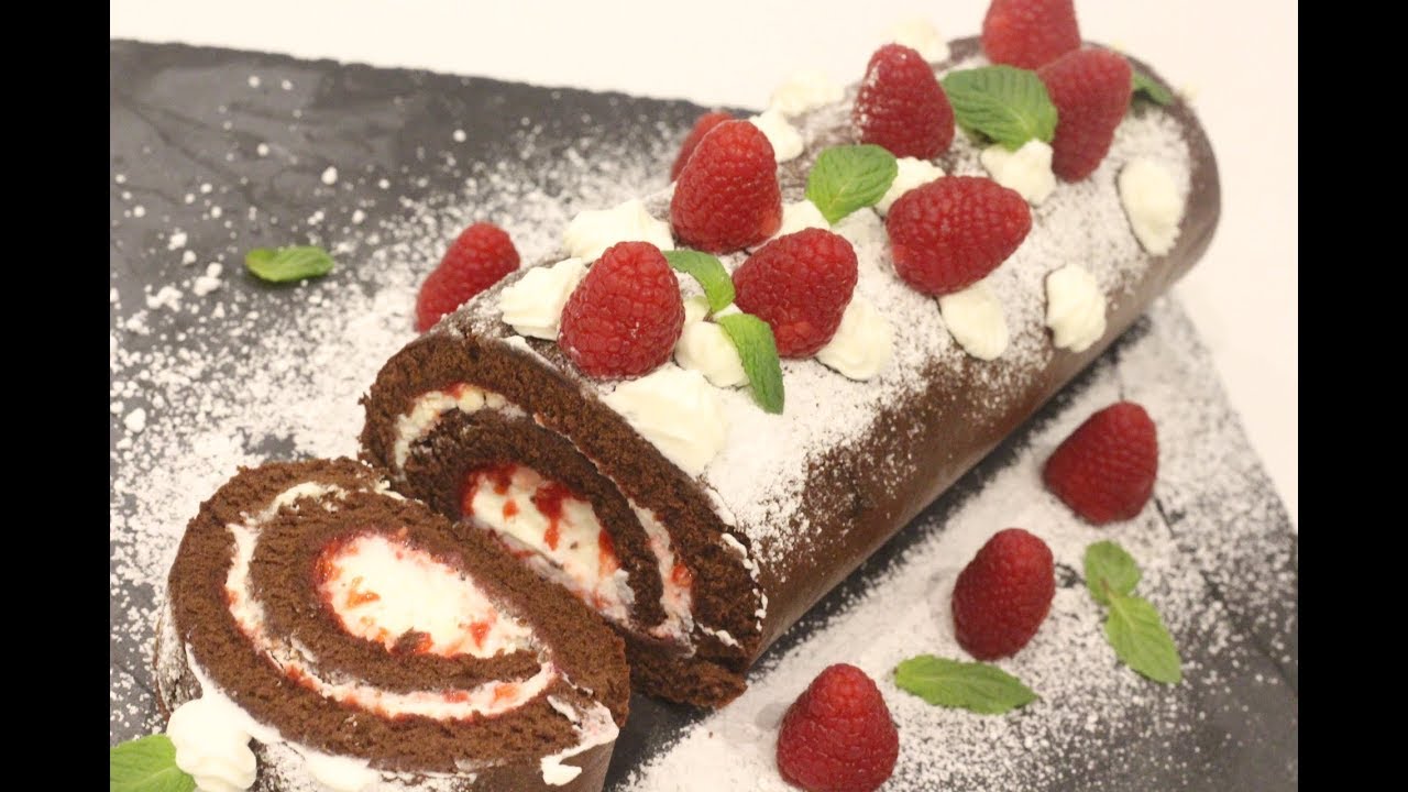 Gâteau roulé au chocolat et framboise