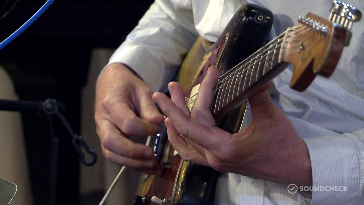 Thurston Moore — 'Turn On,' Live on Soundcheck