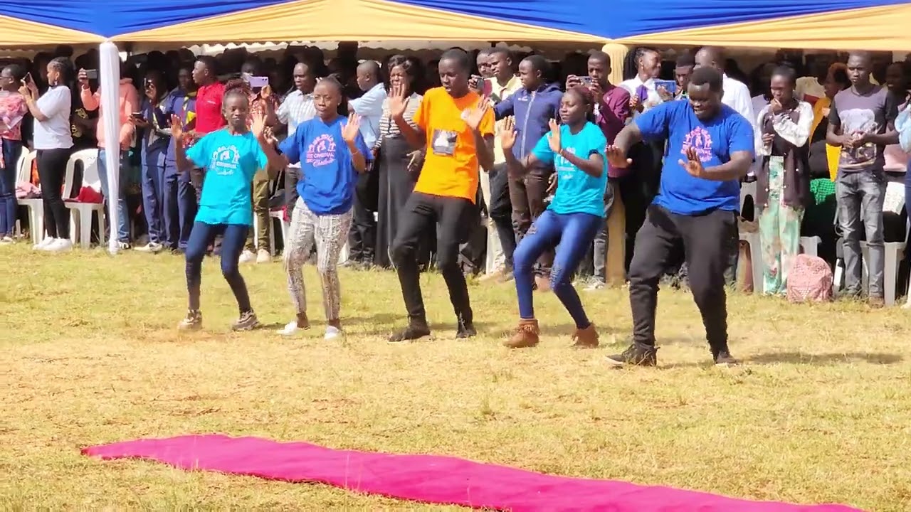 KISWAHILI CATHOLIC MUSIC. TUIMBE TUSHANGILIE. NATIONAL YOUTH MASS AT DEDAN KIMATHI UNIVERSITY NYERI