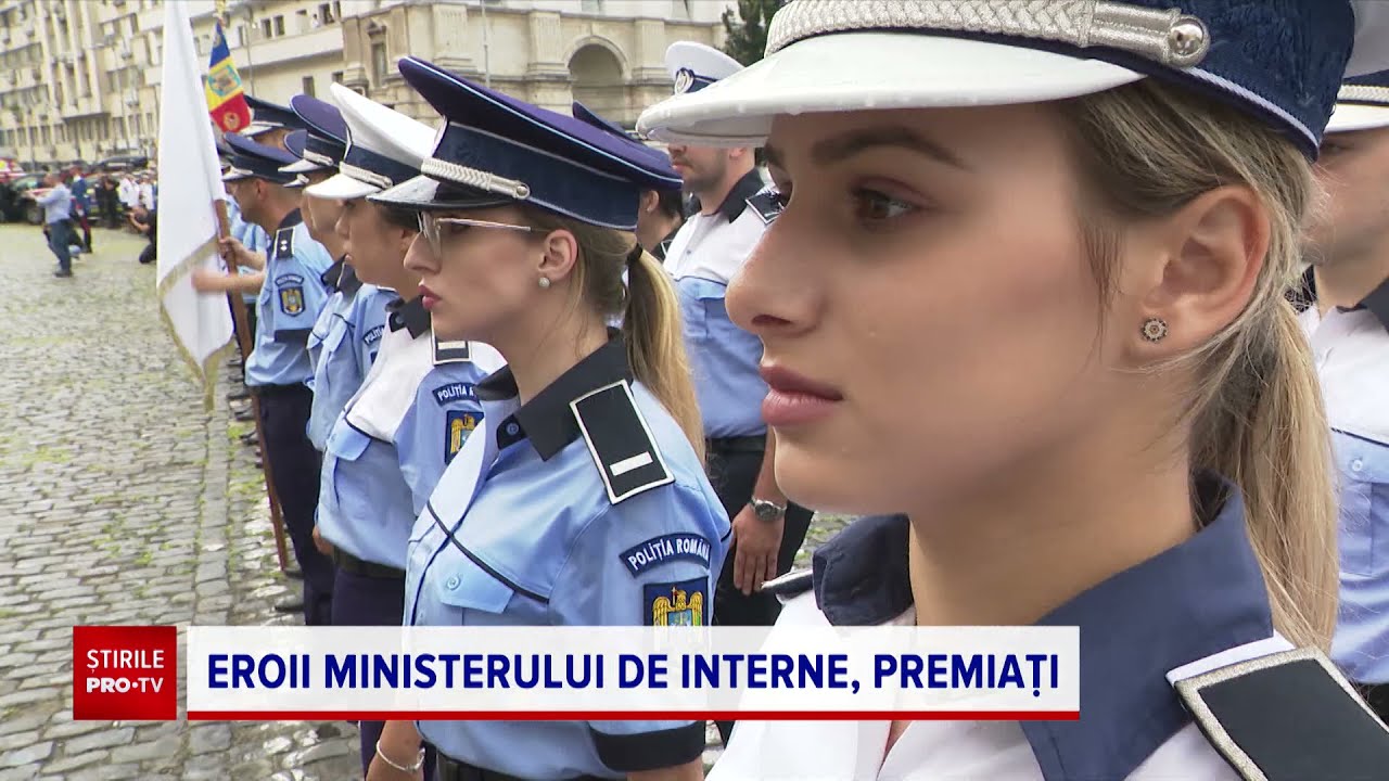 Polițiștii care au oprit circulația în timpul aterizării elicopterului în Capitală au fost premiați
