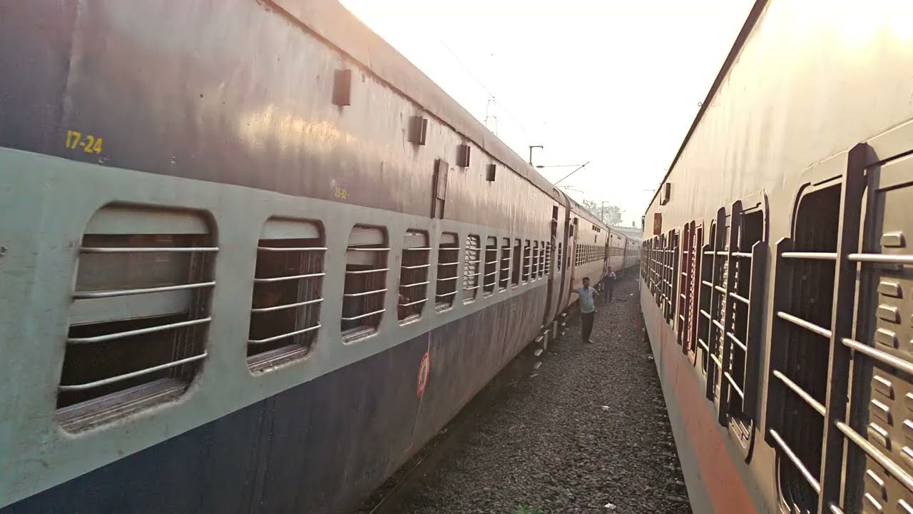Overtaking Charlapalli Special While Arriving DURG JN || अमृत भारत एक्सप्रेस ओवरटेकिंग स्पेशल || 