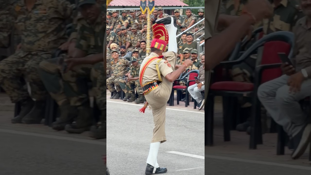 BSF जवान 👮&zwj;♂️की flexibility 😱 और powerful 💪 parade #bsf #army #flexibility #fitness #shorts #ncc