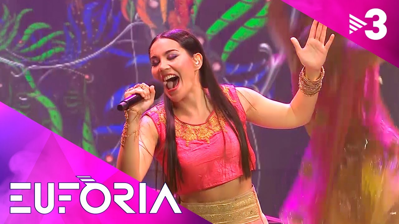 Explosió d'energia! La Núria més festiva canta 