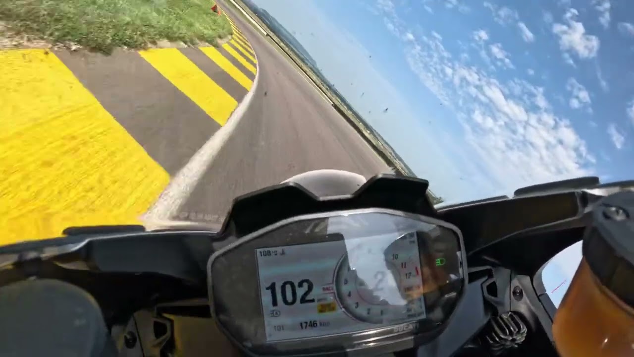 Circuit Mirecourt août 2024 avec trackday.be Ducati Panigale v2 SSP