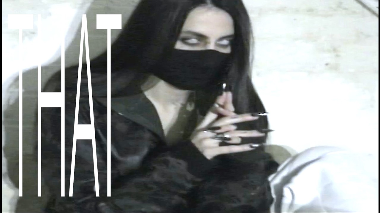 COUCOU CHLOE - VENOM (prod. COUCOU CHLOE) /LYRICS VIDEO