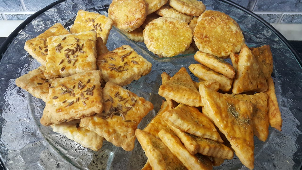 COMMENT FAIRE DES TUCS MAISON ! | CRACKERS SALES | RECETTE FACILE