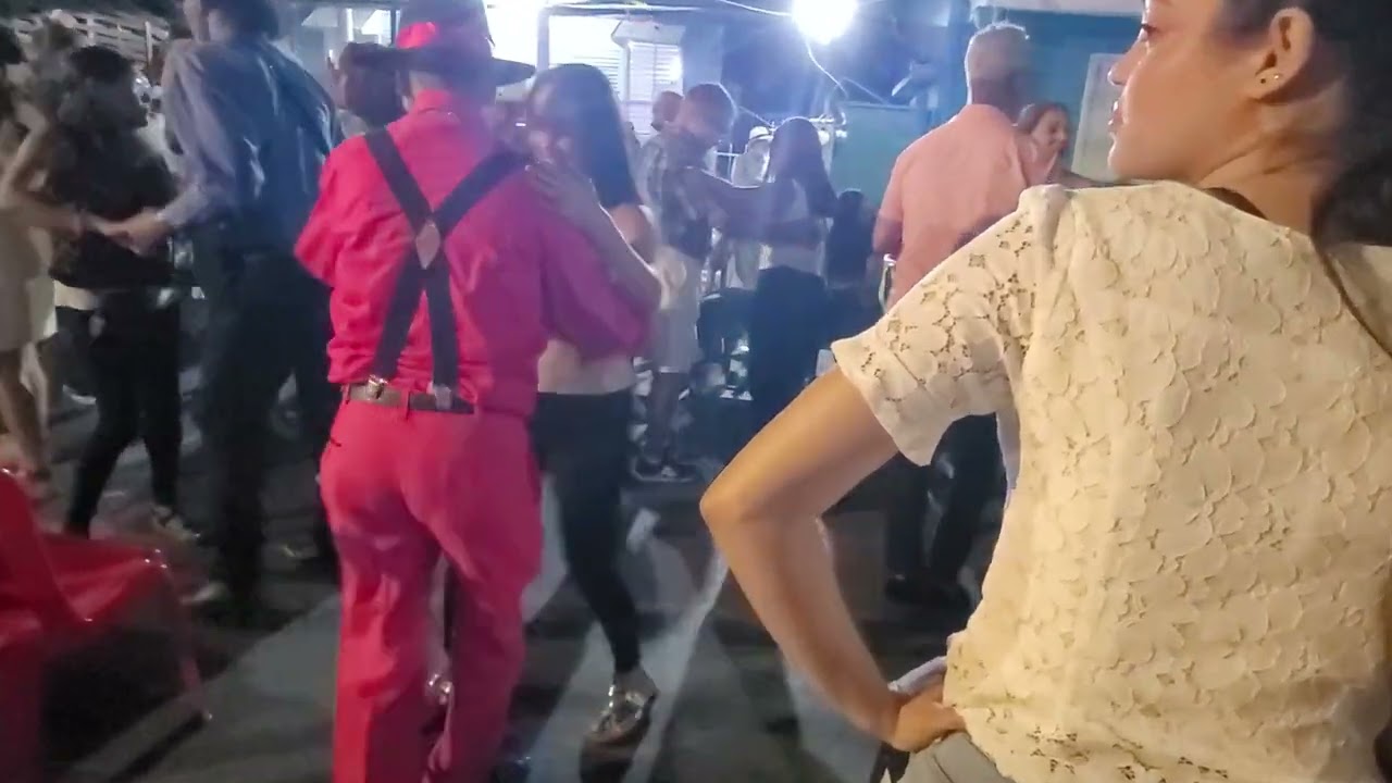 mi esposa en el son de Keka.
