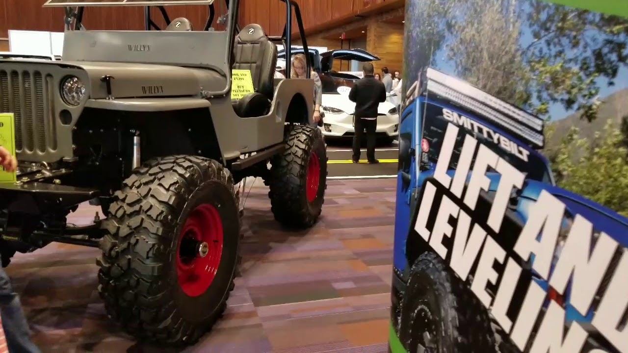 Vancouver Auto Show Custom Toyota fj Truggy / Jeep Willys Walk Around.