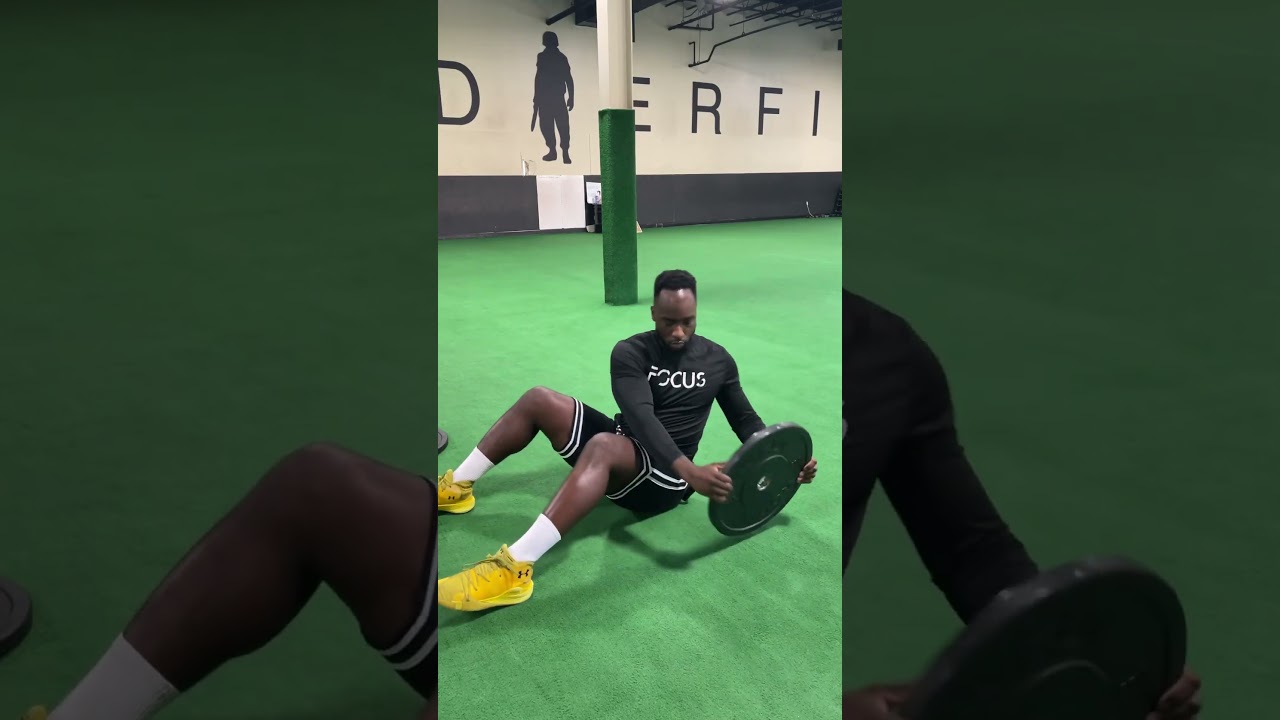 Plate Sit Up to Twist 