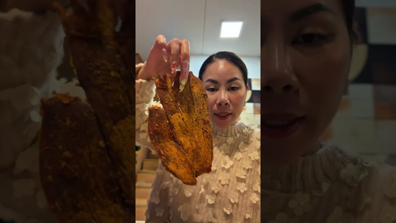 Mukbang bò khô Lê Khả Giáp .