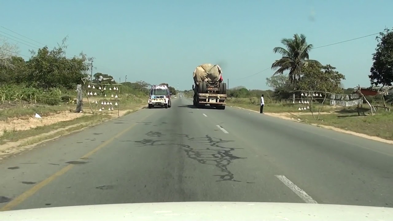 HD Driver View: From Tofo, Inhambane to Maputo along the EN1