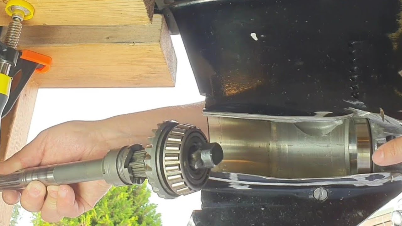 How to Remove Prop Shaft Correctly, Mercury Lower Unit With Cam Shift.
