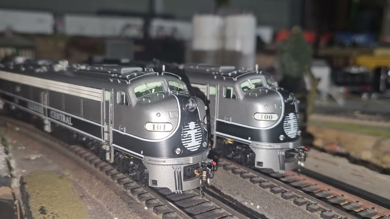 Rapido EMD E9A Illinois Central IC Executive Series Set 100 & 101 Review | HO Scale
