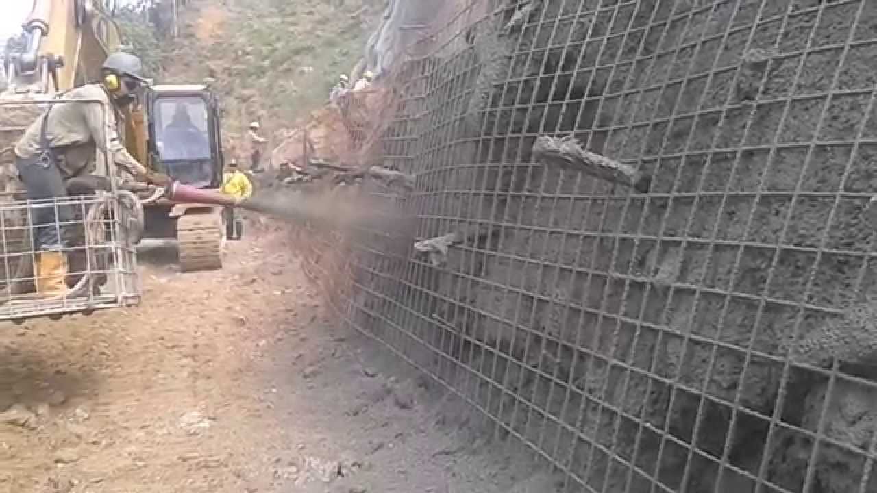 Concreto lanzado con retro en talud