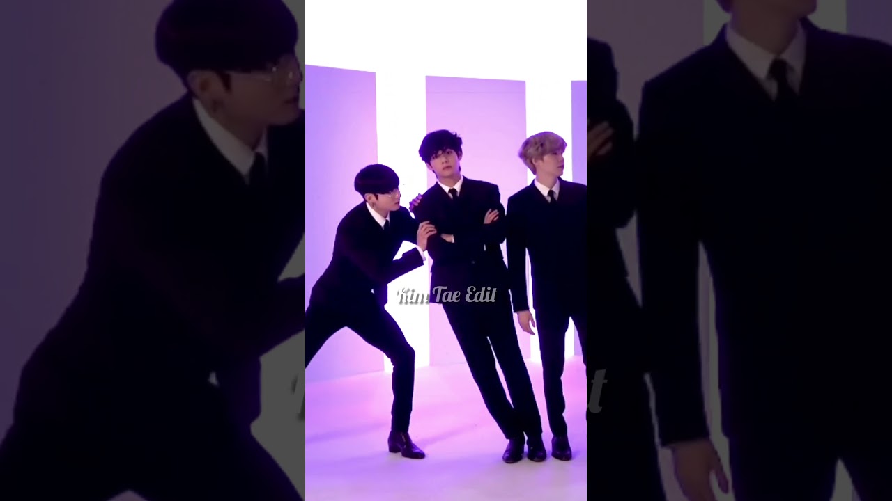 nobody can do trust😭🔥 like taehyung🐻 on his baby jungkook🐰