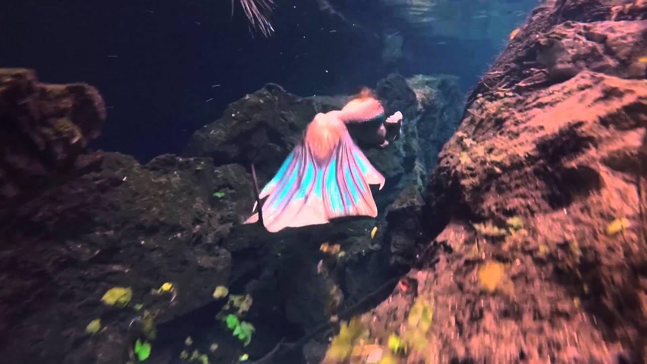 Mermaid Hyli in a Cenote