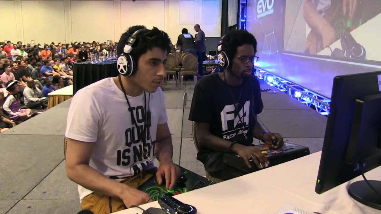 USF4 EVO 2015 Ryan Hart (YUN-SAGAT) vs Latif (C.VIPER)