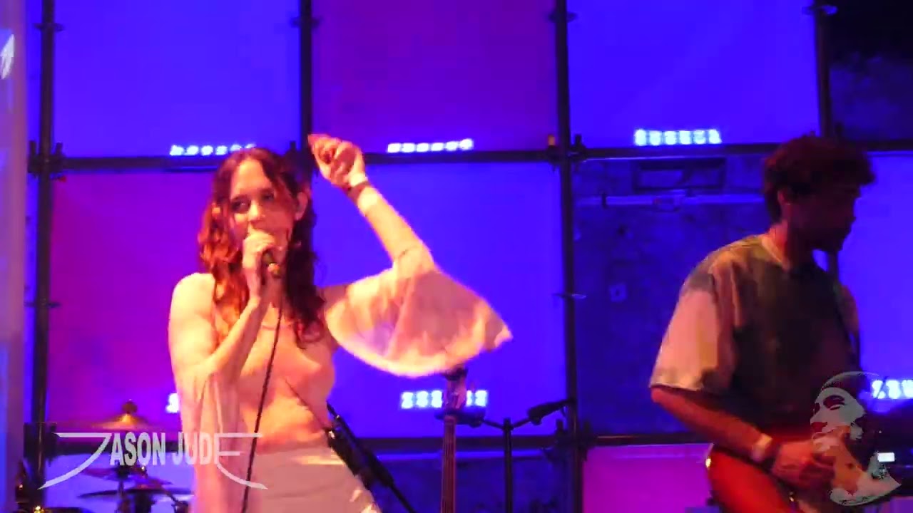 Magdalena Bay - Dreamcatching [HD] LIVE 3/14/2022