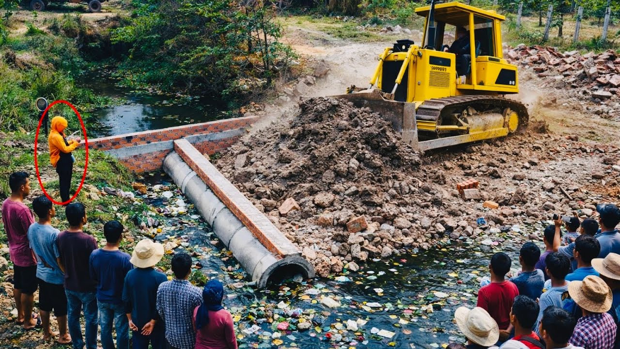 +Great new project!! Complete 100% clearing, pushing soil, garbage in water the houses by Bulldozer