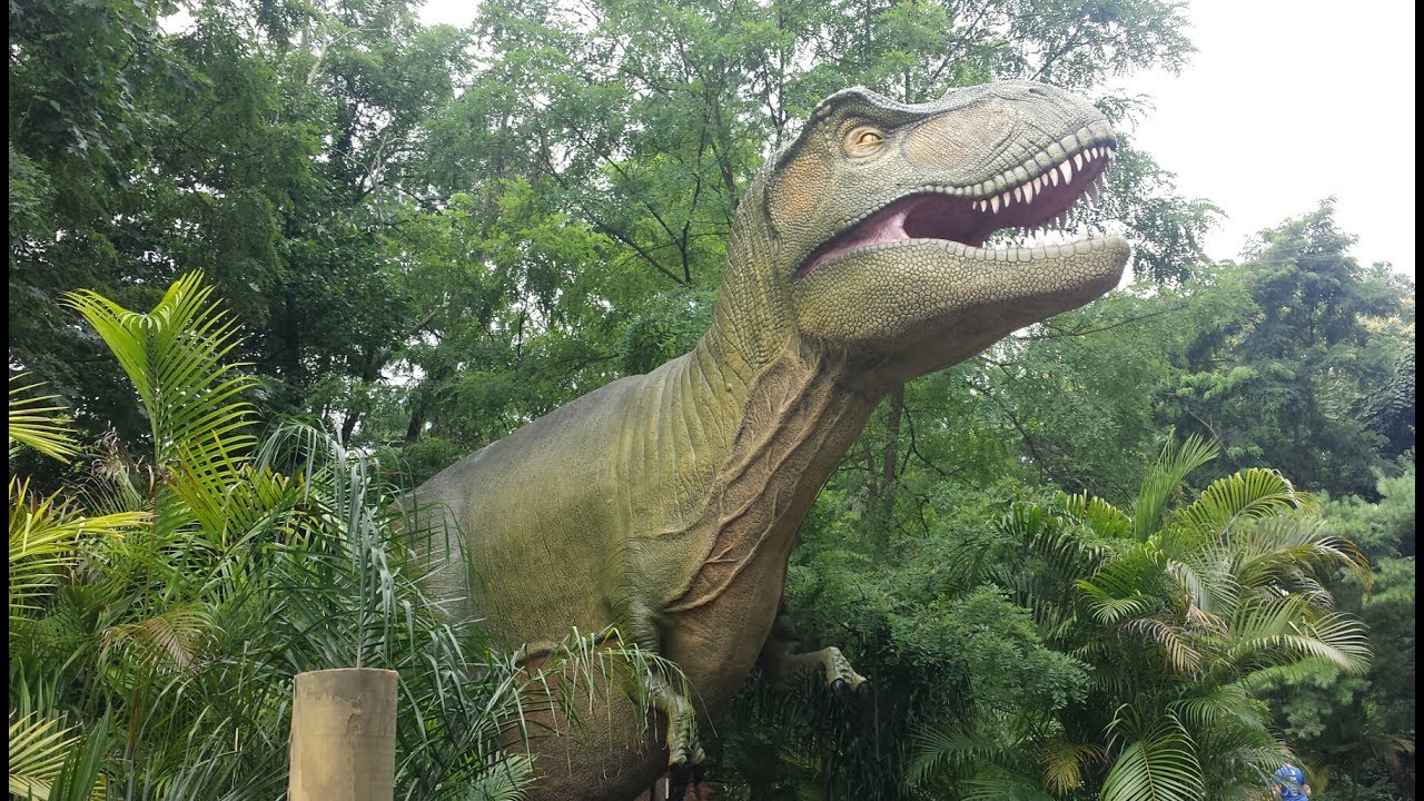 Dinosaurs at the Pittsburgh zoo summer of 2017 (HD)