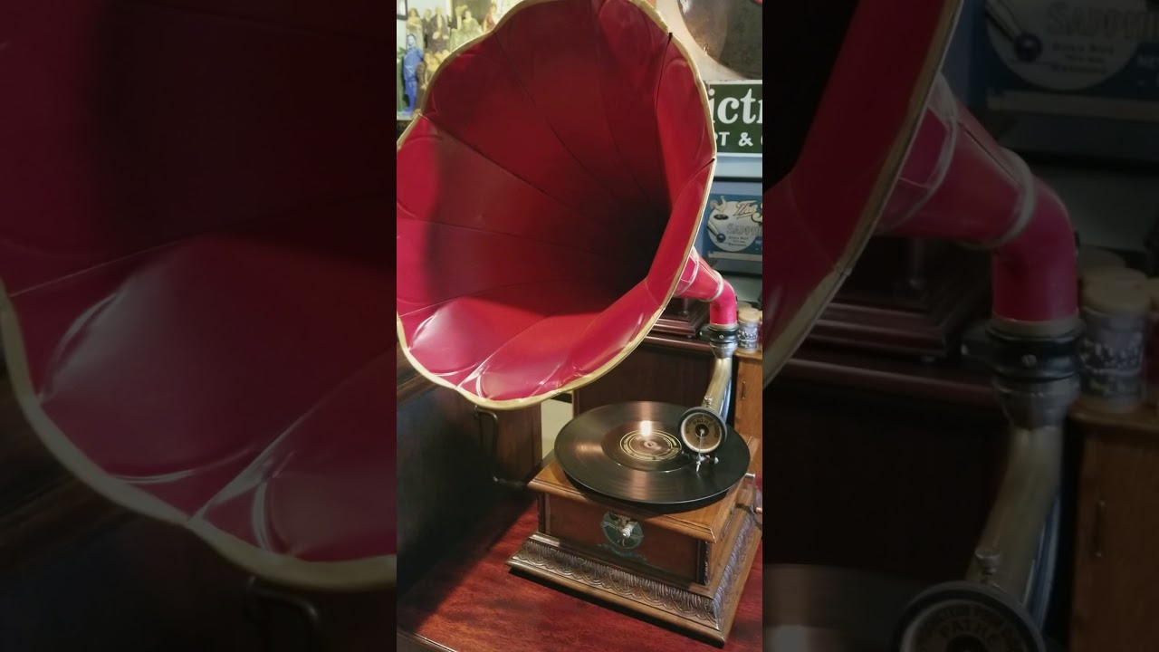 Enrico Caruso singing 