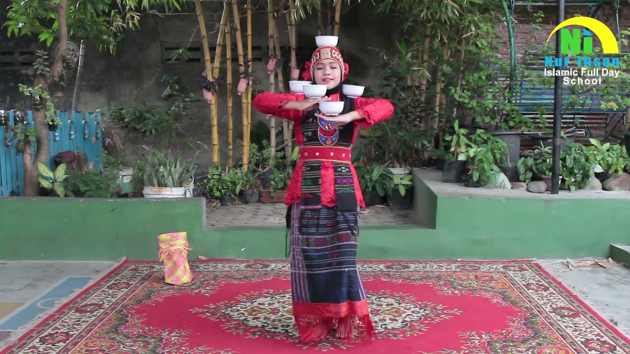Tari Tortor Sihutur Sanggul - Nur Ihsan Islamic Full Day School