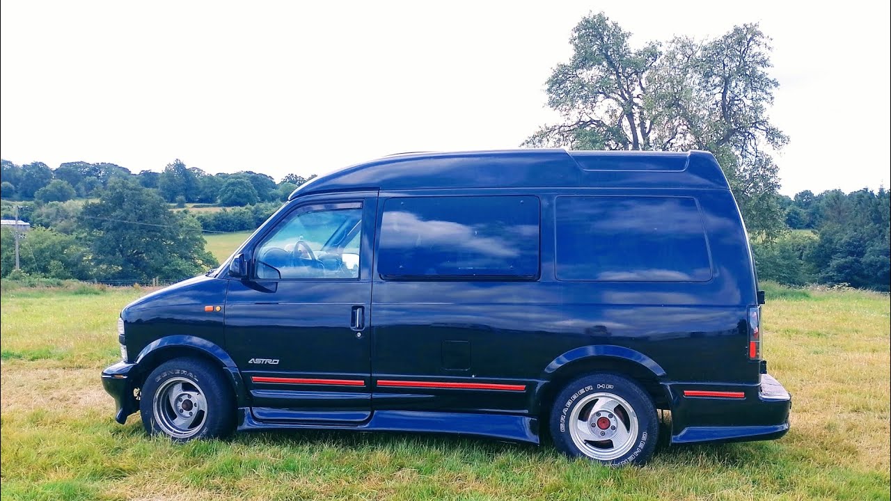 Vantastic Dayz (007) - Beardy Dave - @beardyfolkfestival4468 &copy;2025