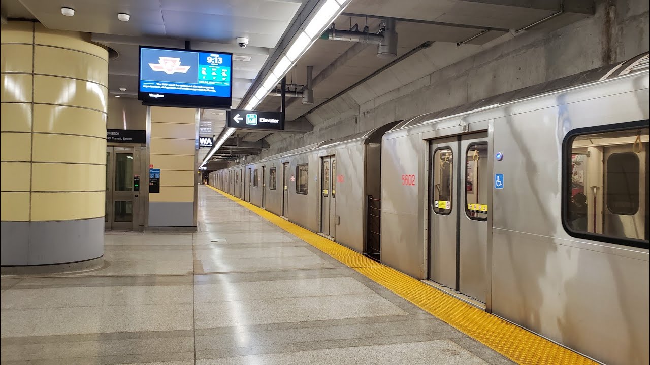TTC Subway 116