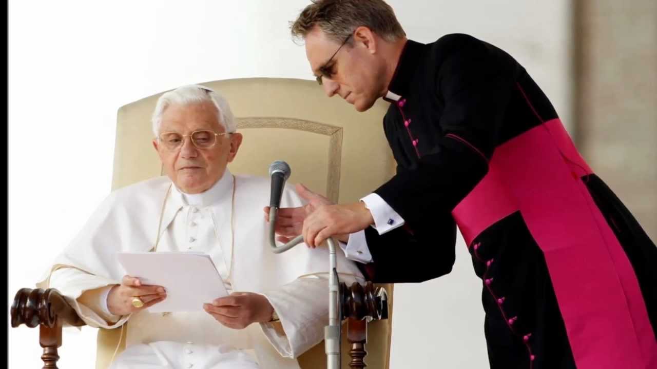 Gorgeous Georg: Archbishop Georg Ganswein