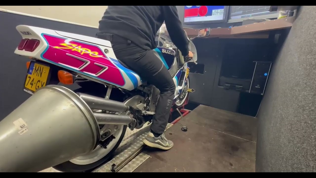Suzuki rgv 250 vj22 Dyno stock