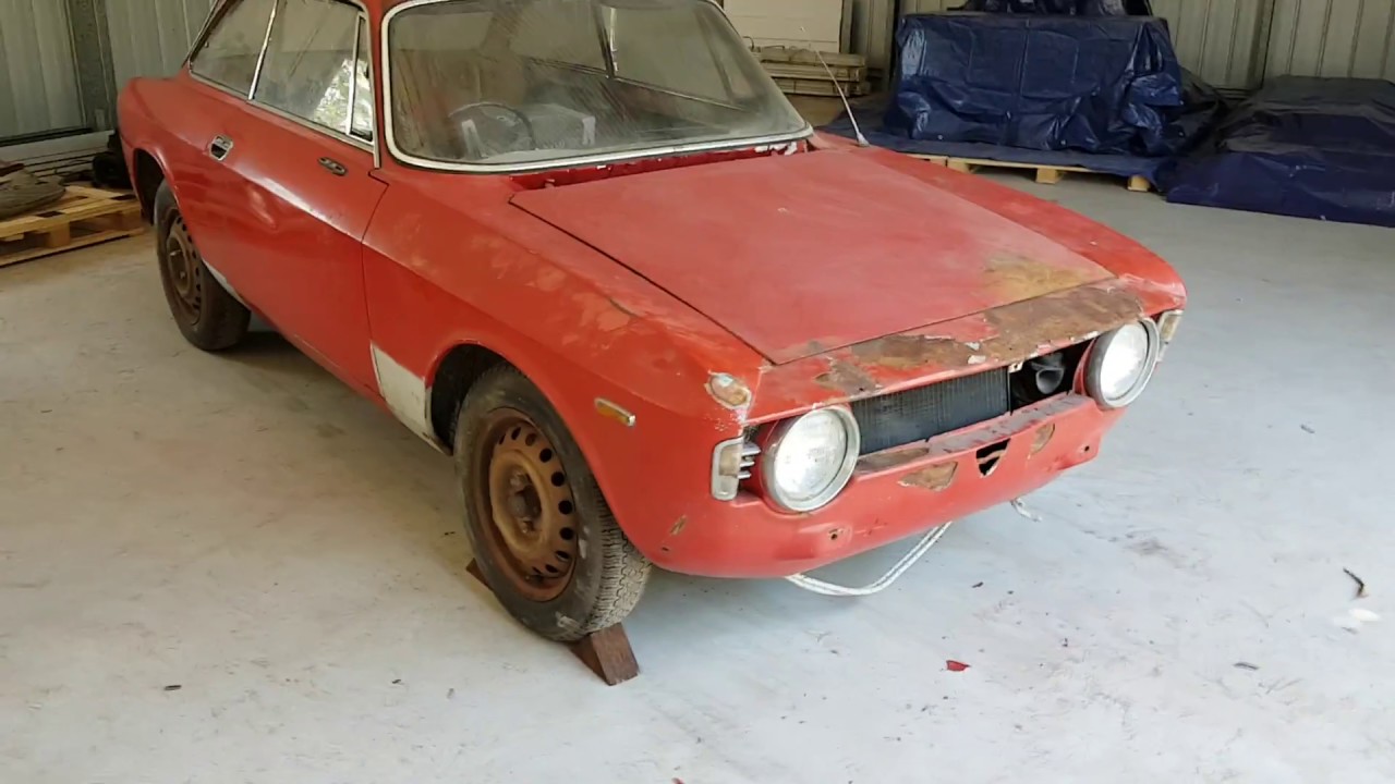 Alfa Romeo RHD 105 GTV Step Nose - Barn Find Project car. First look after we get it to the shed