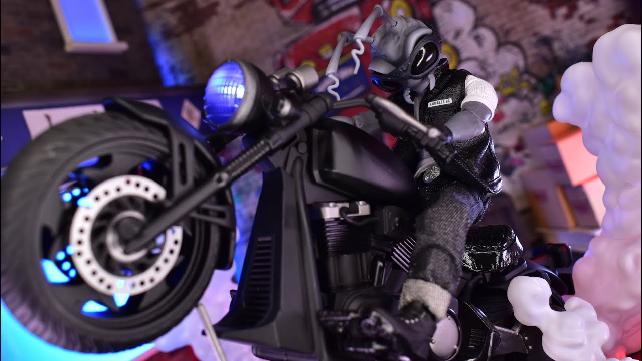 Mezco One:12 Collective Rumble Society Biker Gomez