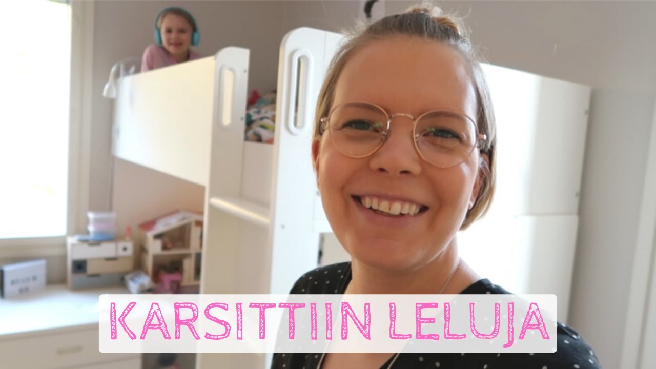 J&auml;rjestelen vauvan vaatteita kaappiin