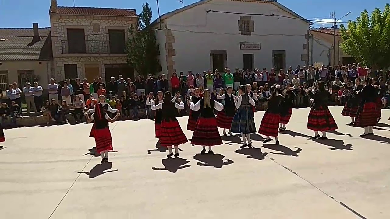 Grupo Enebro. Fiestas de Urueñas 2017. Jota del Mester