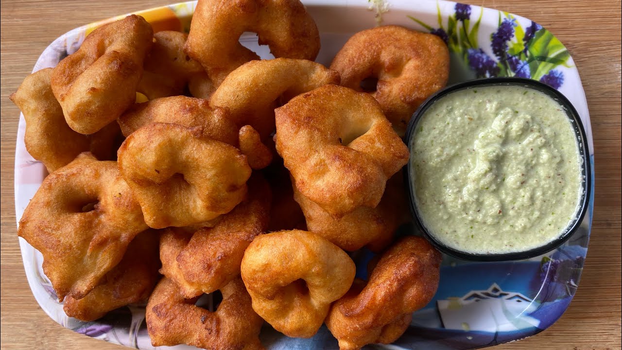 Aise banate hai soft Medu vada jo Anna cycle pe bechte hai | Roadside Medu Vada Recipe |Street style