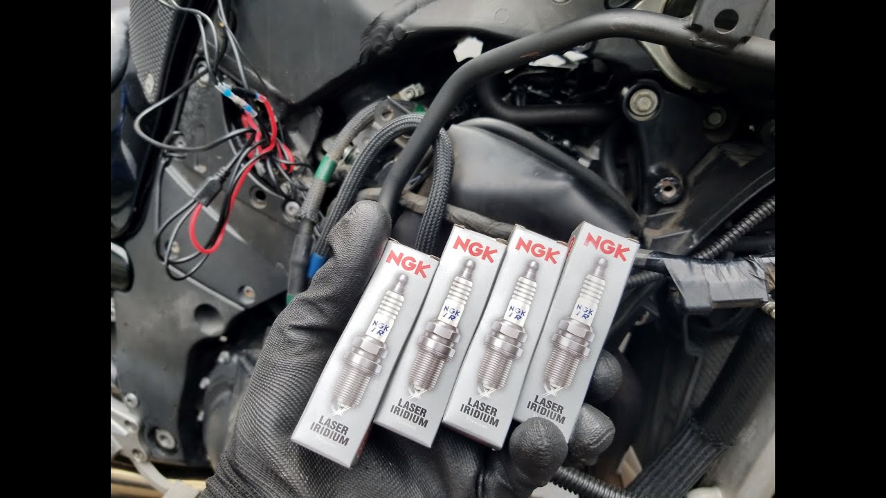 2011 Kawasaki Concours 14: Spark Plug Replacement