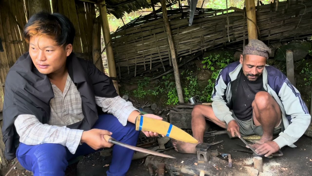 Handmade gorkhali khukuri making in rural village,sirupate,buduna khukuri aaranma banaudai.