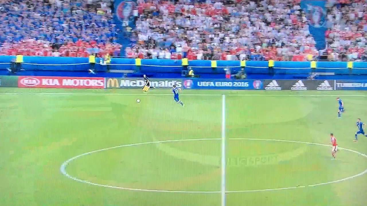 Iceland screaming commentator