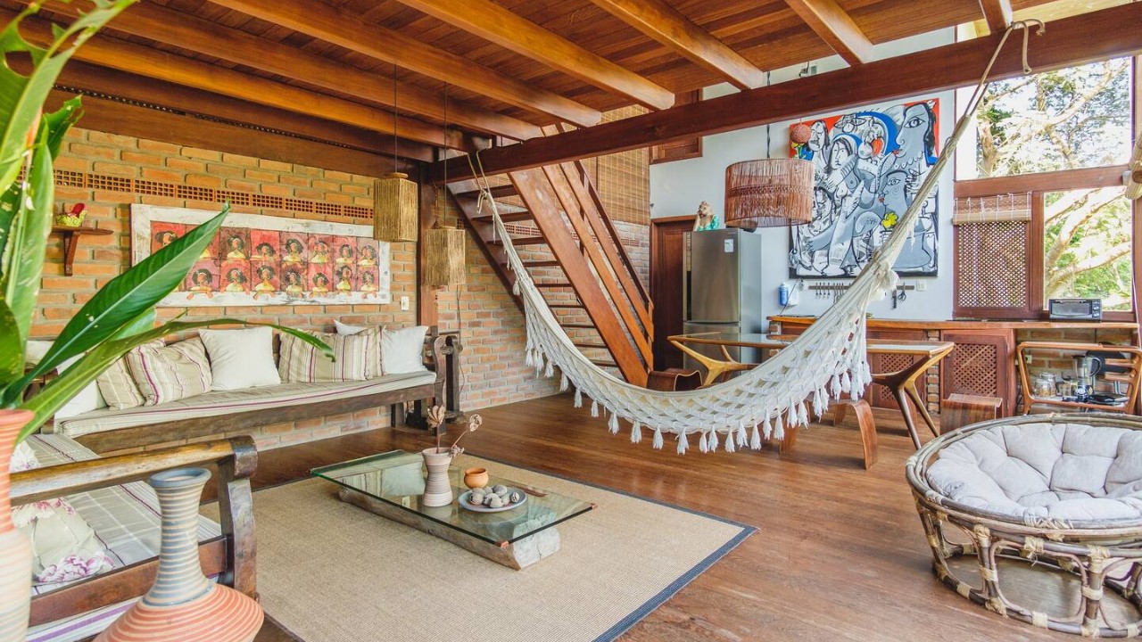 58 INTERIORES DE CASAS com TIJOLOS E MADEIRA